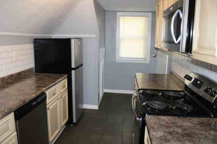 425 N Morse Ave #3 - Photo 2 of 23