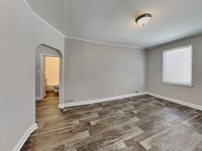 7920 33rd St - Photo 6 of 18