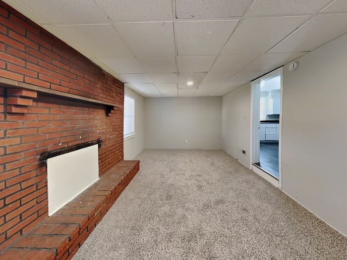 7920 33rd St - Photo 7 of 18