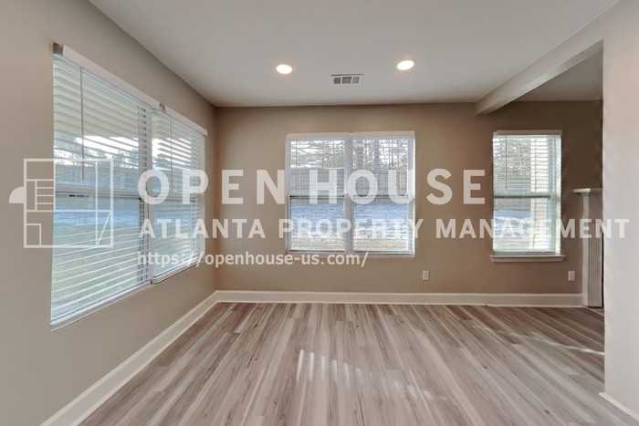 1210 Port Royal Ct - Photo 7 of 21