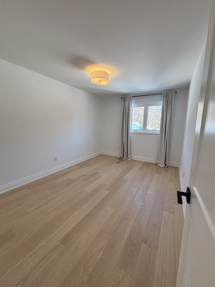 851 Sweetwater Crescent - Photo 7 of 15