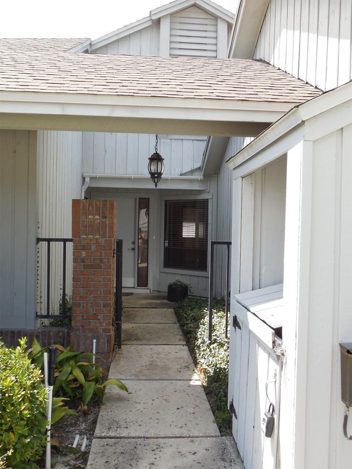 2646 Bent Hickory Cir #1 - Photo 3 of 31