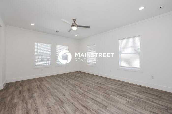 1605 Daniel St - Photo 6 of 17