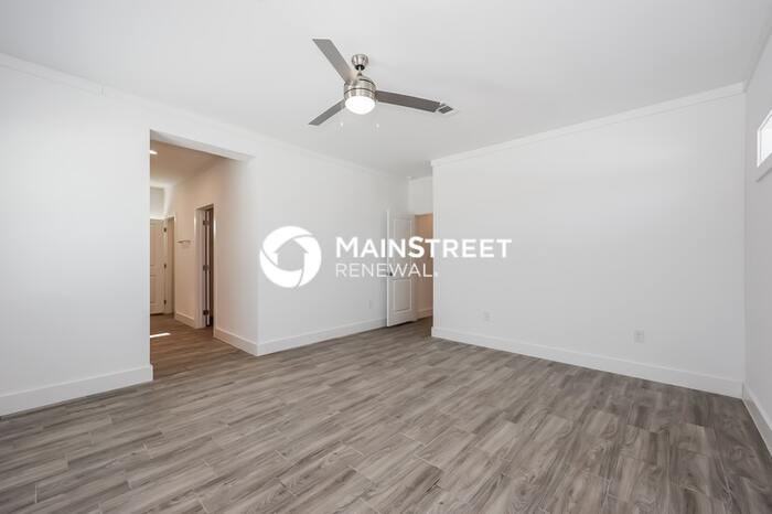 1605 Daniel St - Photo 7 of 17