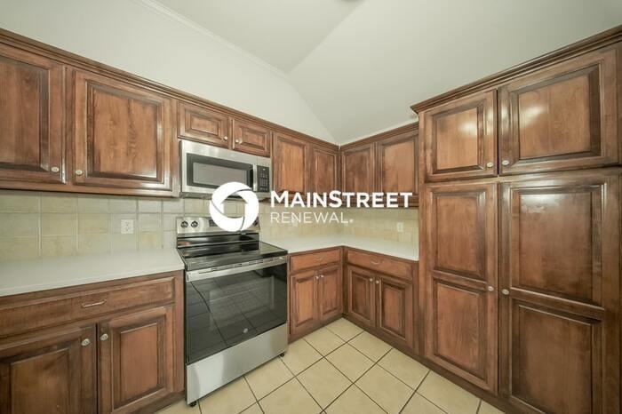 17029 Woodvine Dr - Photo 4 of 17