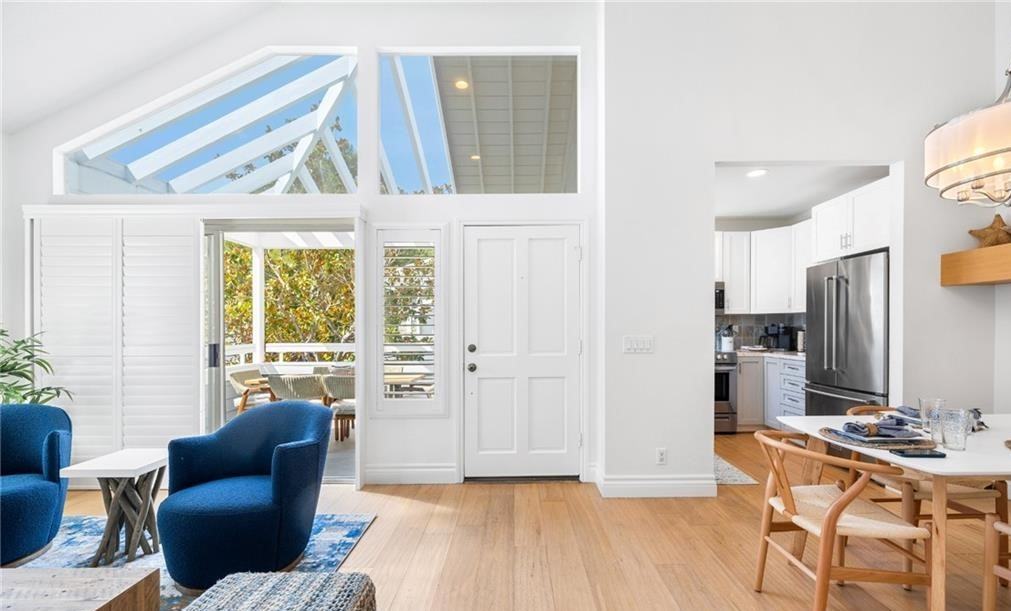 198 Hartford Dr #1 - Photo 3 of 10