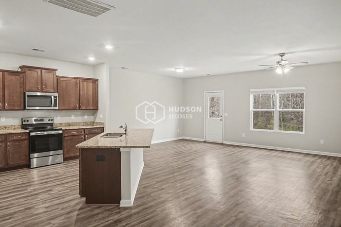 700 Clover Cir - Photo 6 of 17