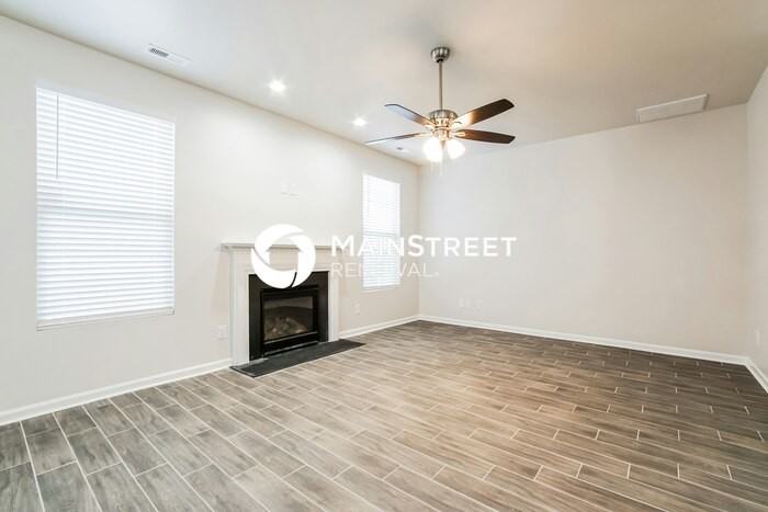 1445 Lombar St - Photo 2 of 19