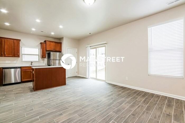 1445 Lombar St - Photo 5 of 19