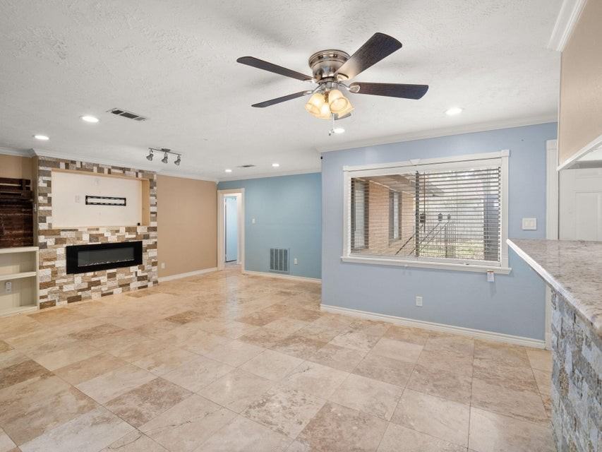 1608 Espoir Dr #1 - Photo 3 of 10