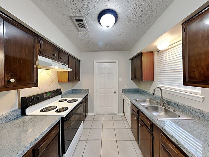 4315 Sloangate Dr - Photo 2 of 19