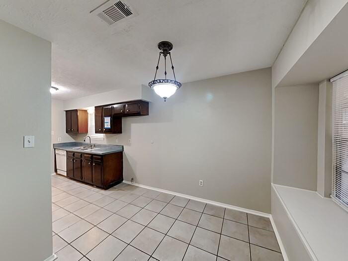 4315 Sloangate Dr - Photo 5 of 19