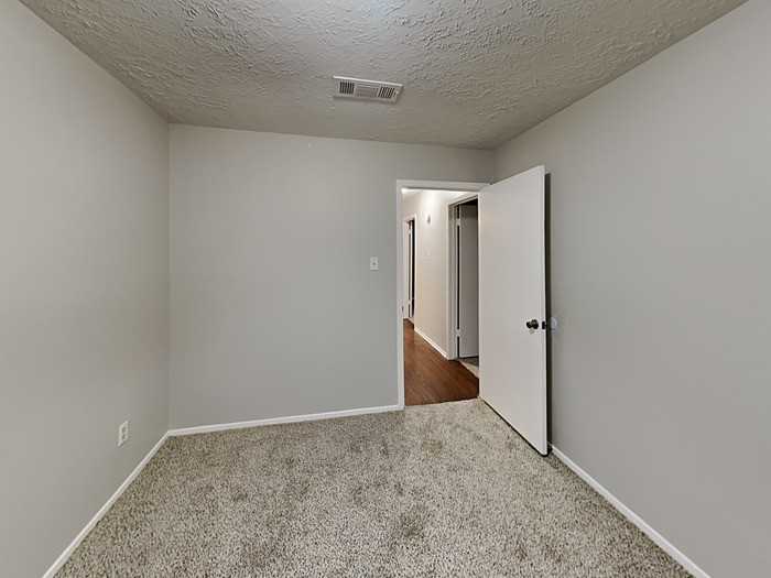 4315 Sloangate Dr - Photo 7 of 19