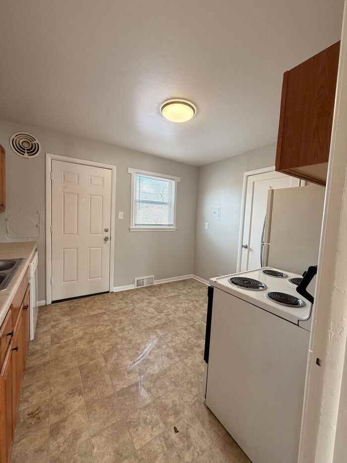 1422 E Buena Ventura St - Photo 5 of 12