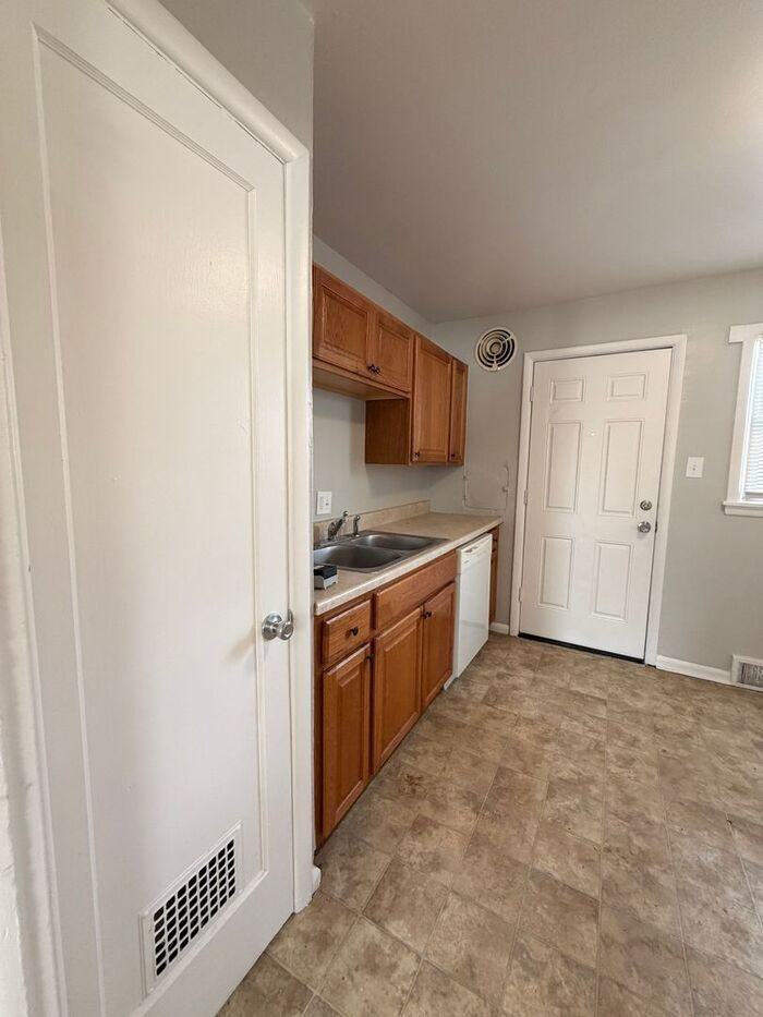 1422 E Buena Ventura St - Photo 6 of 12