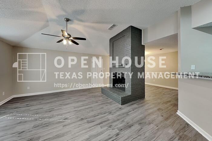 205 Valley Spring Dr - Photo 5 of 23