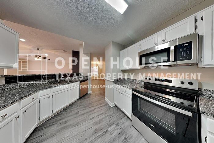 205 Valley Spring Dr - Photo 7 of 23