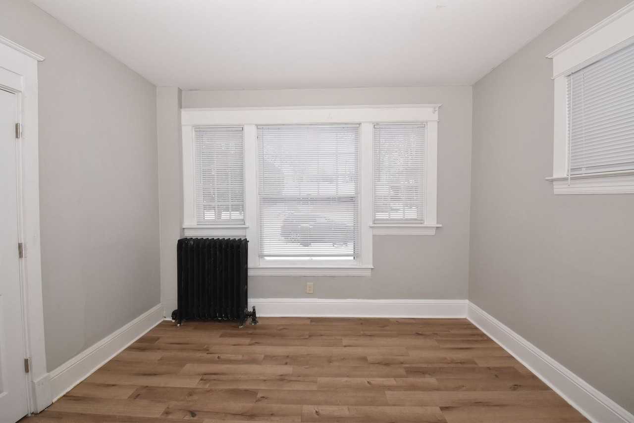 913 E Washington St - Photo 6 of 40