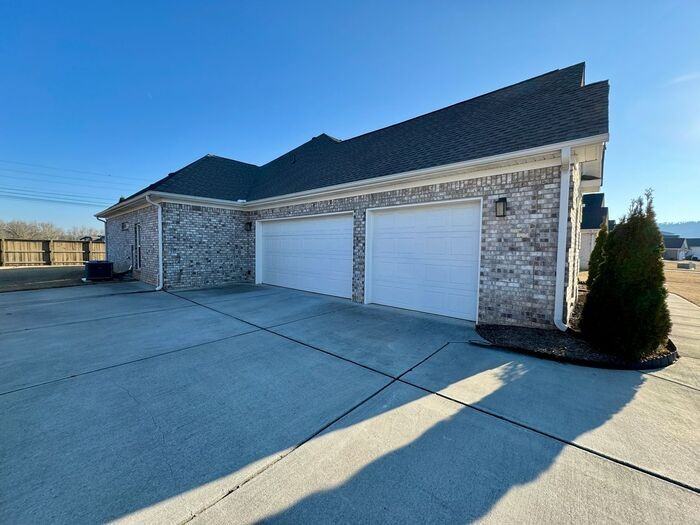 4353 Willow Bend Ln Se - Photo 2 of 33