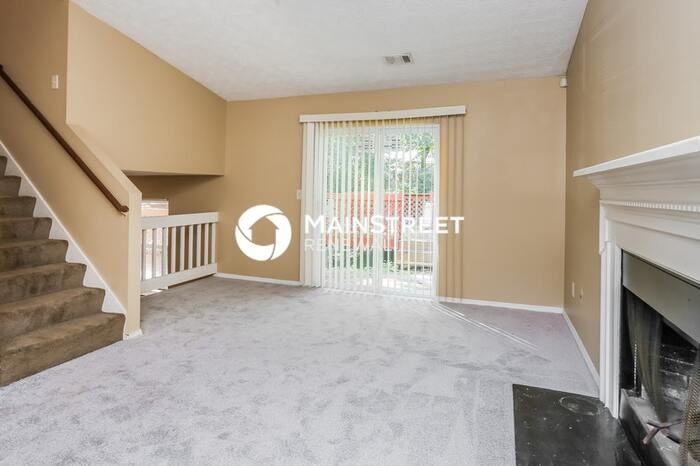 2089 Glenwood Downs Dr - Photo 3 of 17