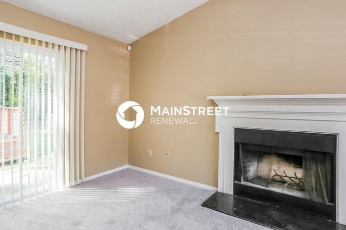 2089 Glenwood Downs Dr - Photo 5 of 17