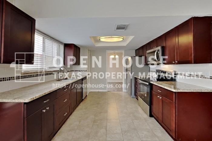 22306 Red River Dr - Photo 6 of 20