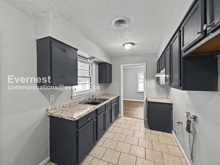 1758 Woodburn Dr - Photo 2 of 25