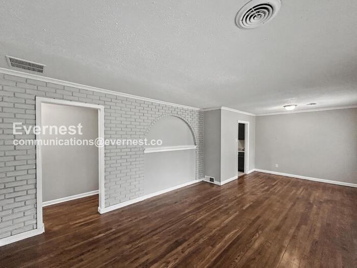 1758 Woodburn Dr - Photo 4 of 25