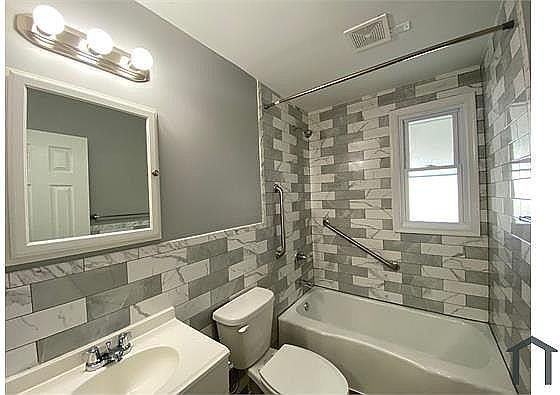 299 Schmechel St - Photo 7 of 12