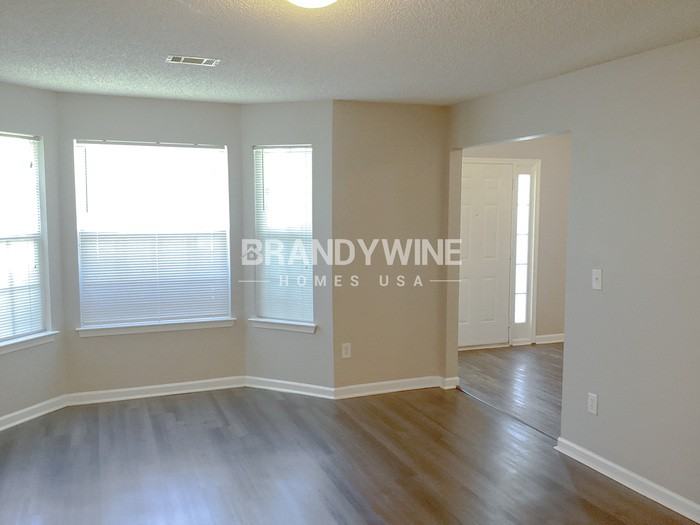 1667 Cutters Mill Dr - Photo 4 of 33