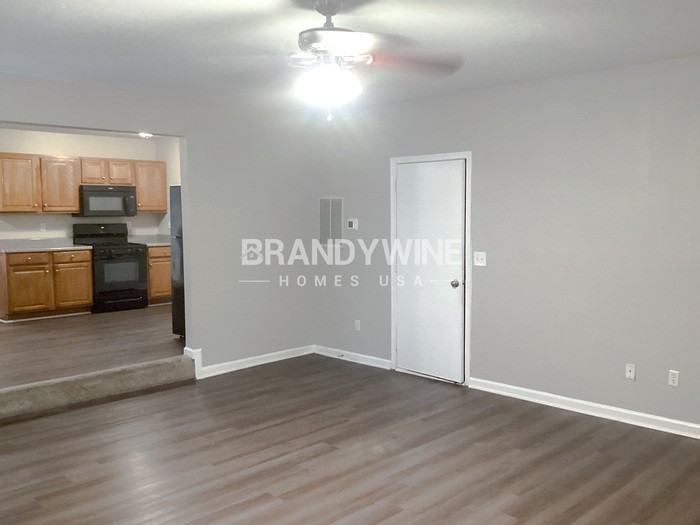 1667 Cutters Mill Dr - Photo 5 of 33