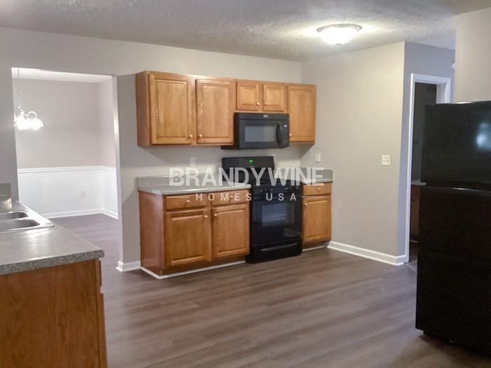 1667 Cutters Mill Dr - Photo 7 of 33