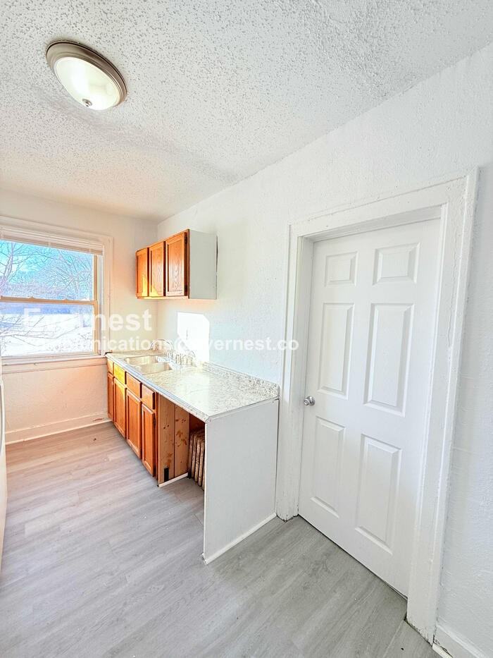 13909 Hartwell St #6 - Photo 4 of 21