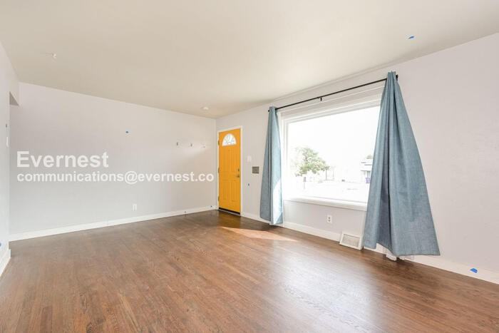 1561 S Zuni St - Photo 7 of 28