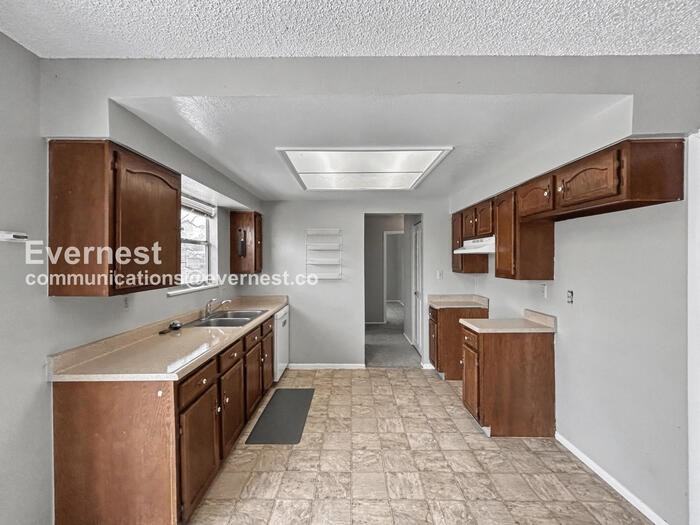 7380 Colonial Dr - Photo 2 of 20