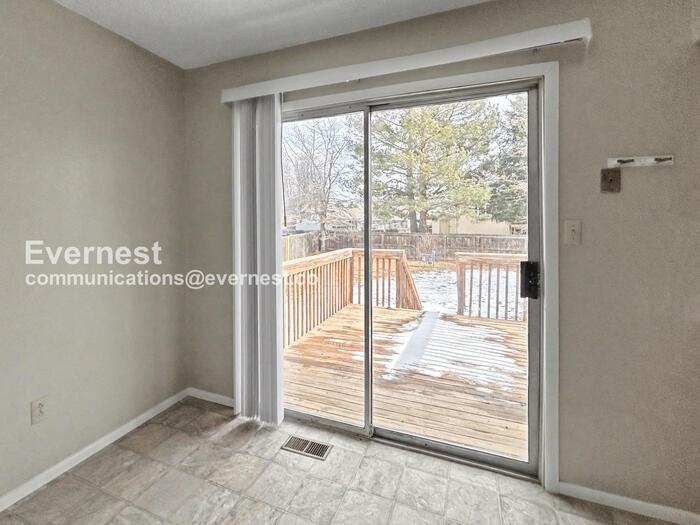 7380 Colonial Dr - Photo 4 of 20