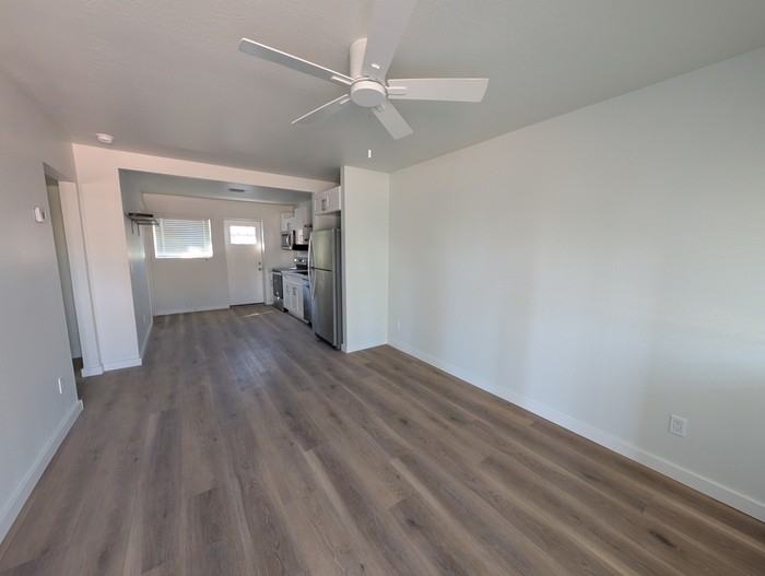 638 W 5th Ave #B - Photo 4 of 17