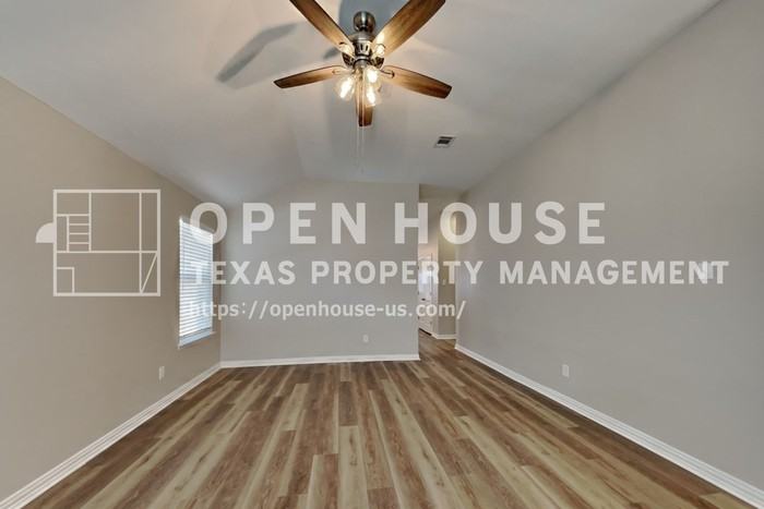 1905 Caddo St - Photo 6 of 20