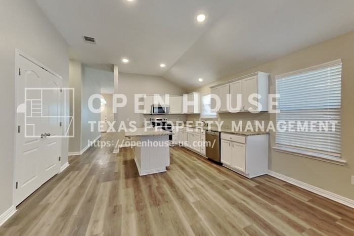 1905 Caddo St - Photo 7 of 20