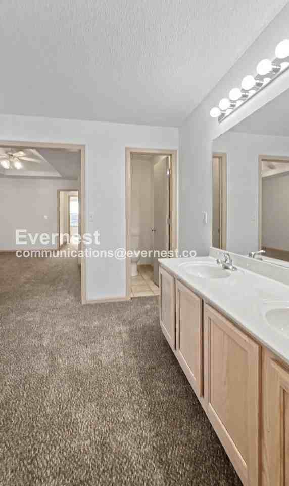 8114 N Lawn Ave - Photo 7 of 23
