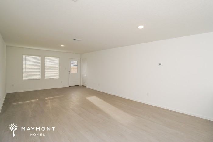 2424 Shady Grv - Photo 6 of 15