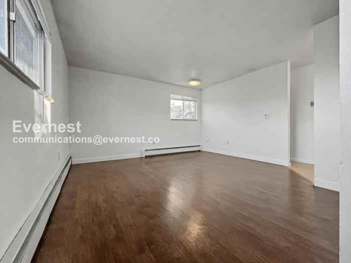 1305 Burton Ct - Photo 6 of 15