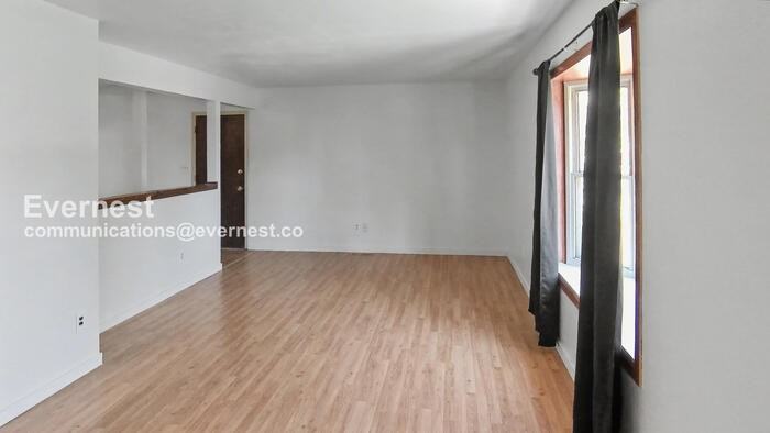 2115 Diana Dr - Photo 4 of 23