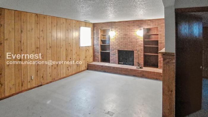 2115 Diana Dr - Photo 6 of 23