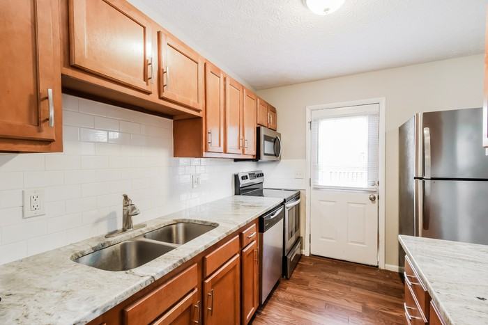 5465 Starcrest Dr - Photo 3 of 12