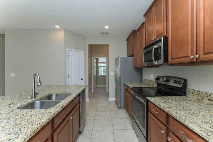 11638 Lake Blvd - Photo 7 of 17