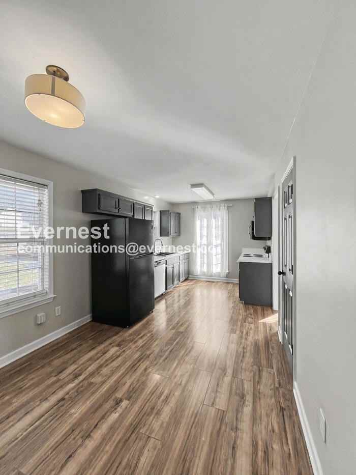 2904 Torrence Trl - Photo 3 of 26