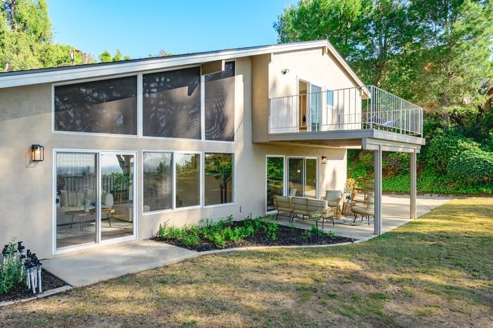 10961 Limetree Dr - Photo 2 of 50