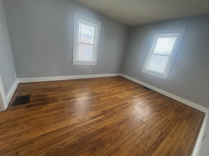 4937 Hillside Ave - Photo 3 of 10