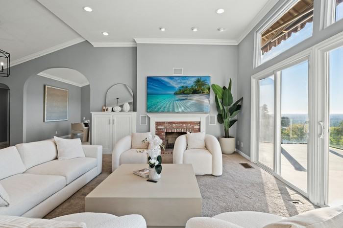 11141 Limetree Dr - Photo 4 of 50